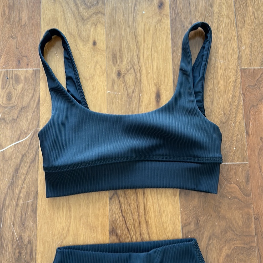 Onia Black Ribbed Workout Set - Picture 4 of 6